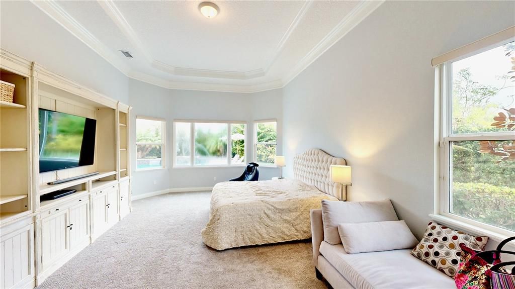 For Sale: $2,750,000 (7 beds, 5 baths, 5221 Square Feet)