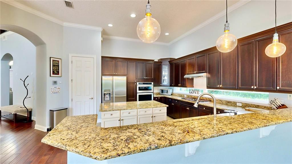 For Sale: $2,750,000 (7 beds, 5 baths, 5221 Square Feet)