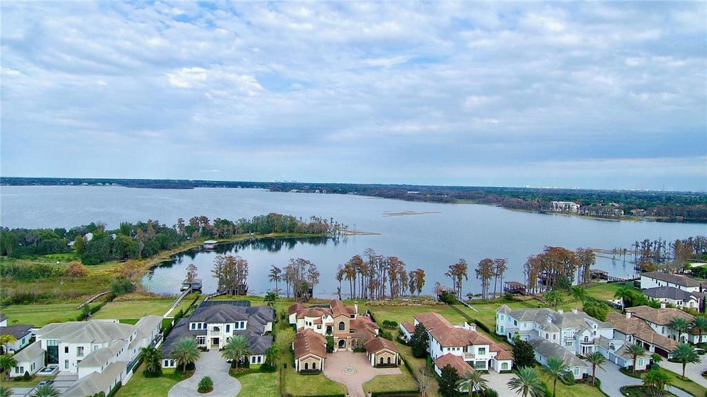 For Sale: $2,750,000 (7 beds, 5 baths, 5221 Square Feet)