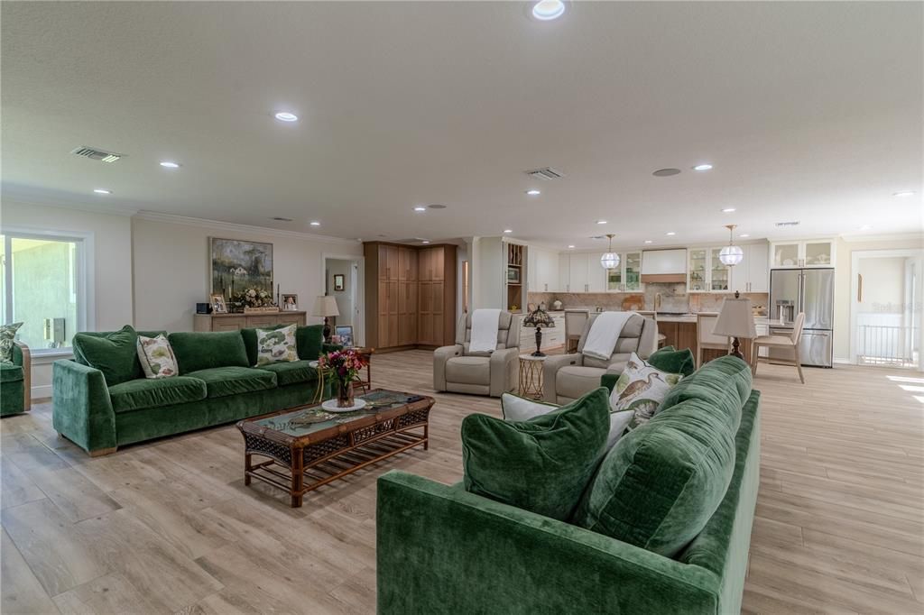 For Sale: $1,900,000 (4 beds, 4 baths, 3661 Square Feet)