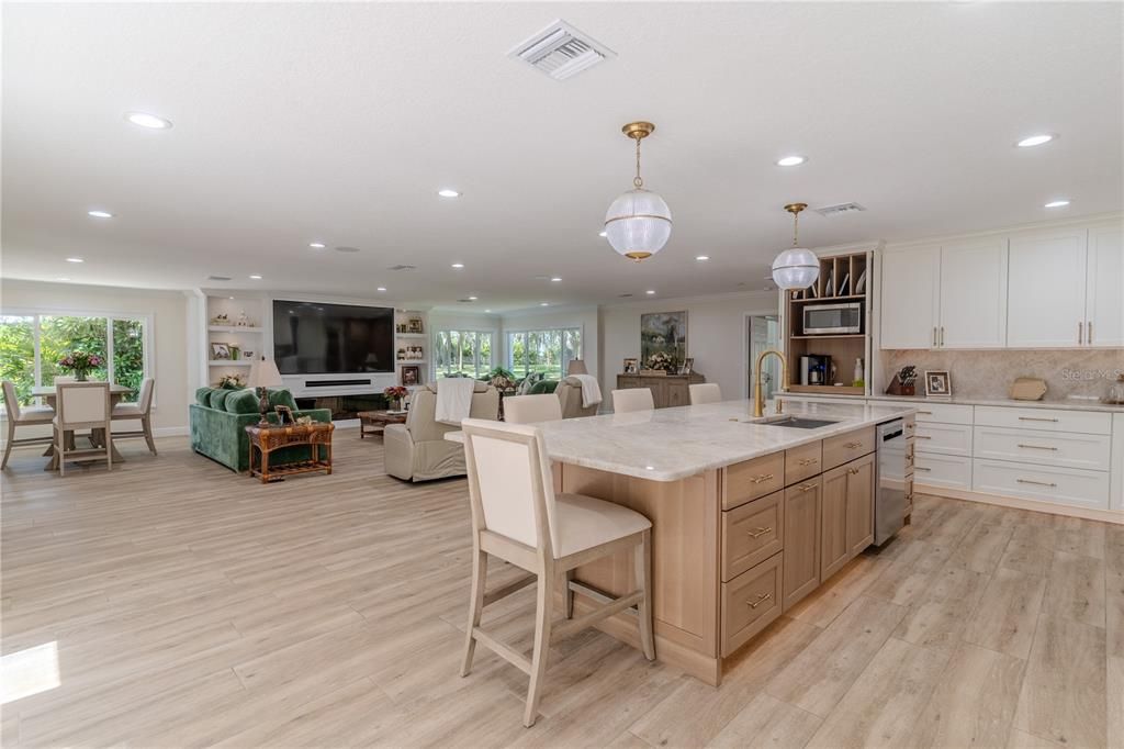 For Sale: $1,900,000 (4 beds, 4 baths, 3661 Square Feet)