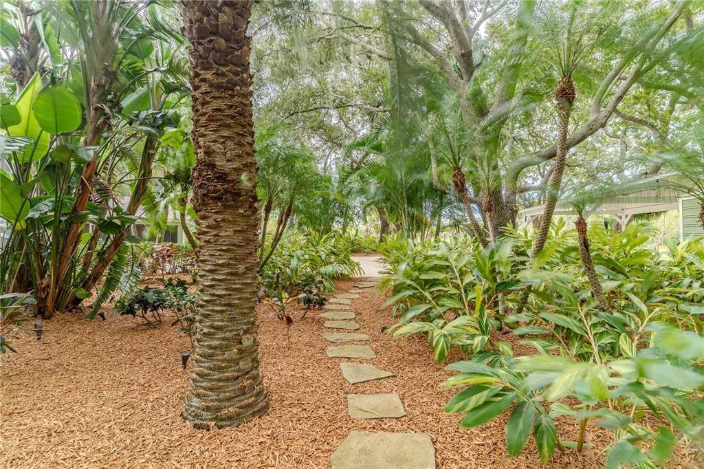 For Sale: $1,900,000 (4 beds, 4 baths, 3661 Square Feet)