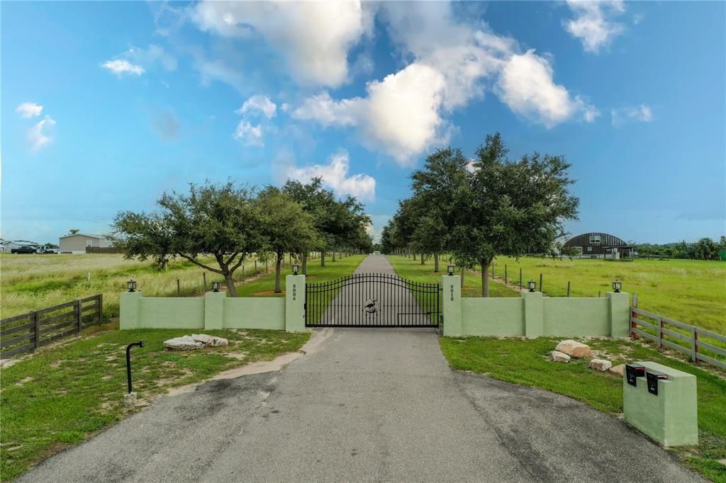 For Sale: $1,900,000 (4 beds, 4 baths, 3661 Square Feet)