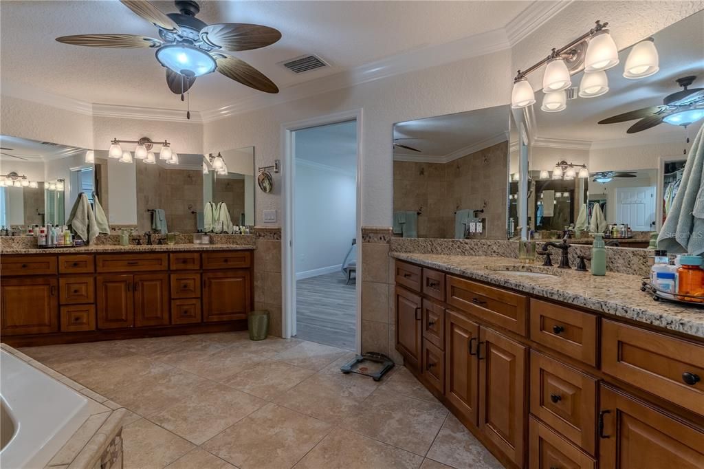 For Sale: $1,900,000 (4 beds, 4 baths, 3661 Square Feet)