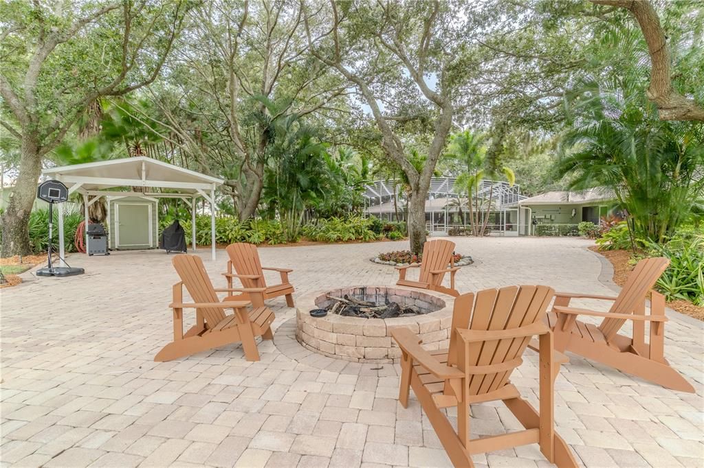 For Sale: $1,900,000 (4 beds, 4 baths, 3661 Square Feet)