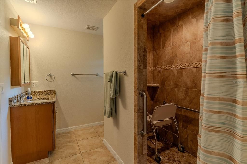 For Sale: $1,900,000 (4 beds, 4 baths, 3661 Square Feet)