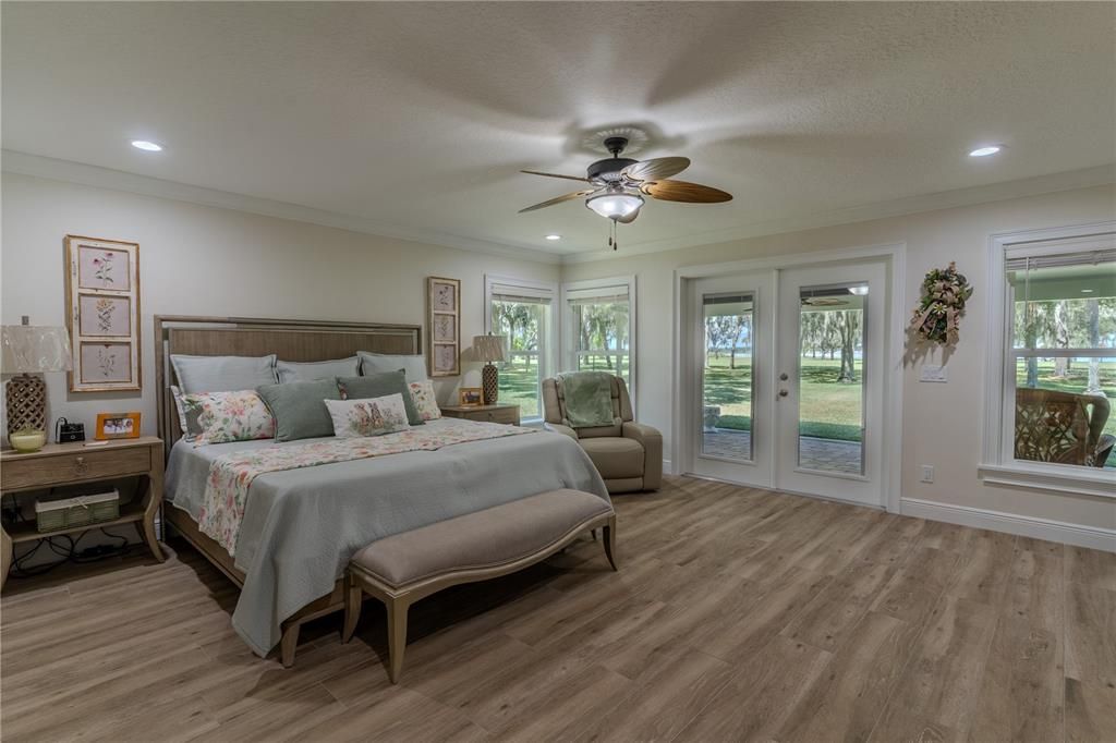 For Sale: $1,900,000 (4 beds, 4 baths, 3661 Square Feet)