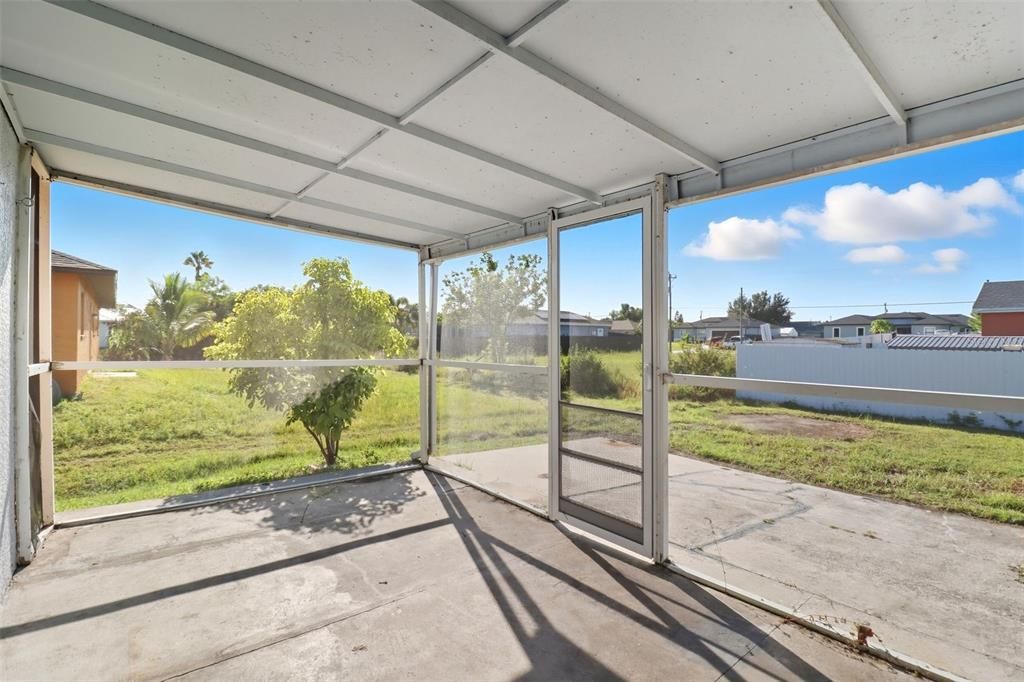 Под контрактом: $214,900 (3 спален, 2 ванн, 1409 Квадратных фут)