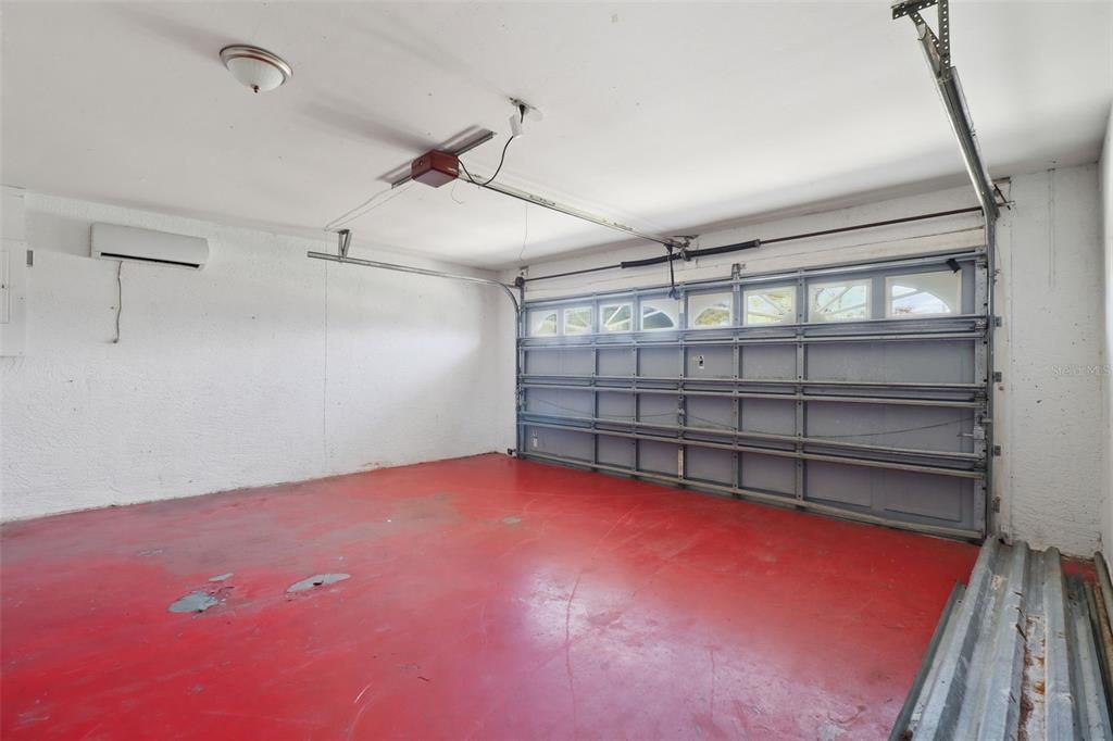 Под контрактом: $214,900 (3 спален, 2 ванн, 1409 Квадратных фут)