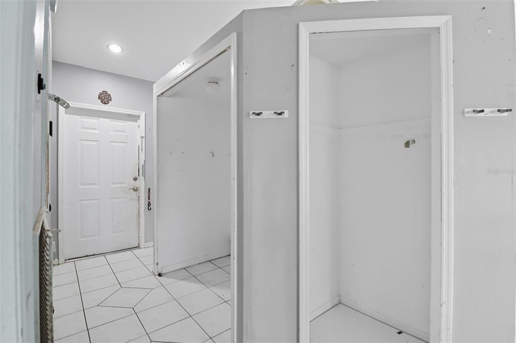 Под контрактом: $214,900 (3 спален, 2 ванн, 1409 Квадратных фут)