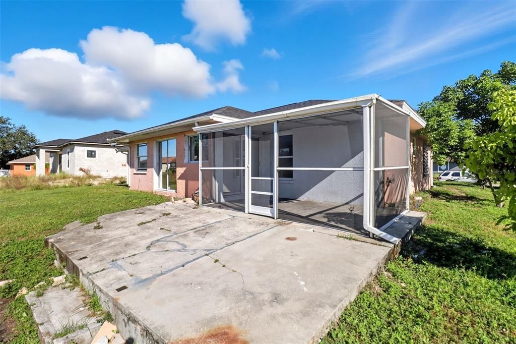 Под контрактом: $214,900 (3 спален, 2 ванн, 1409 Квадратных фут)