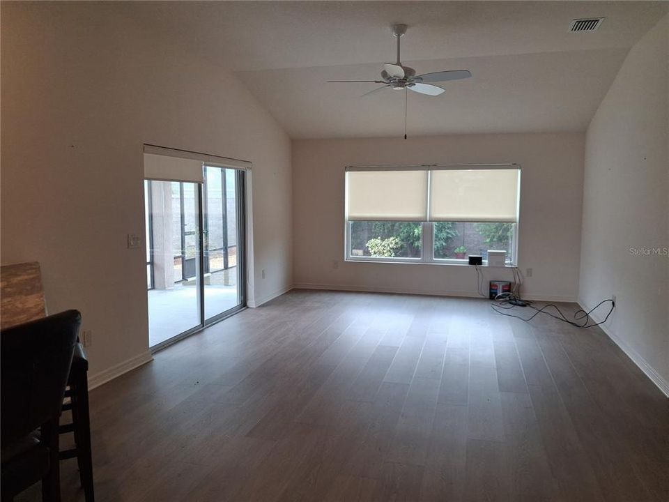 For Sale: $369,000 (3 beds, 2 baths, 1635 Square Feet)