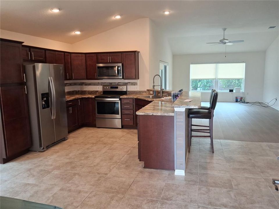 For Sale: $369,000 (3 beds, 2 baths, 1635 Square Feet)