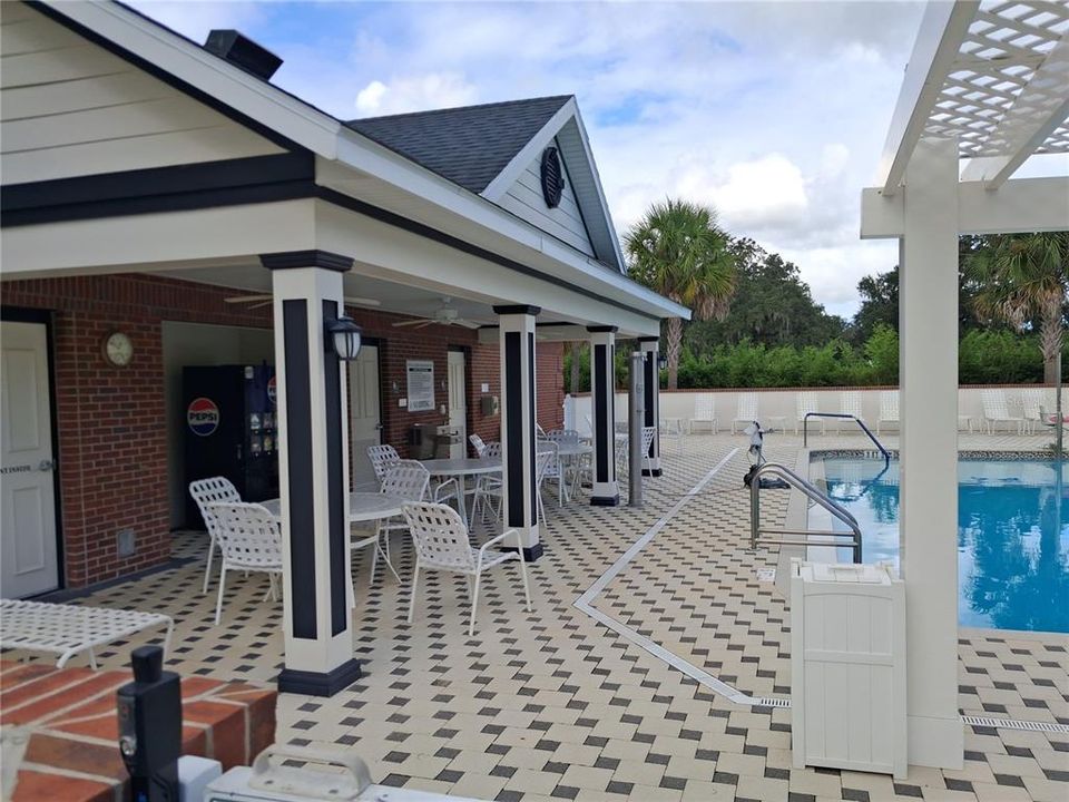 For Sale: $369,000 (3 beds, 2 baths, 1635 Square Feet)