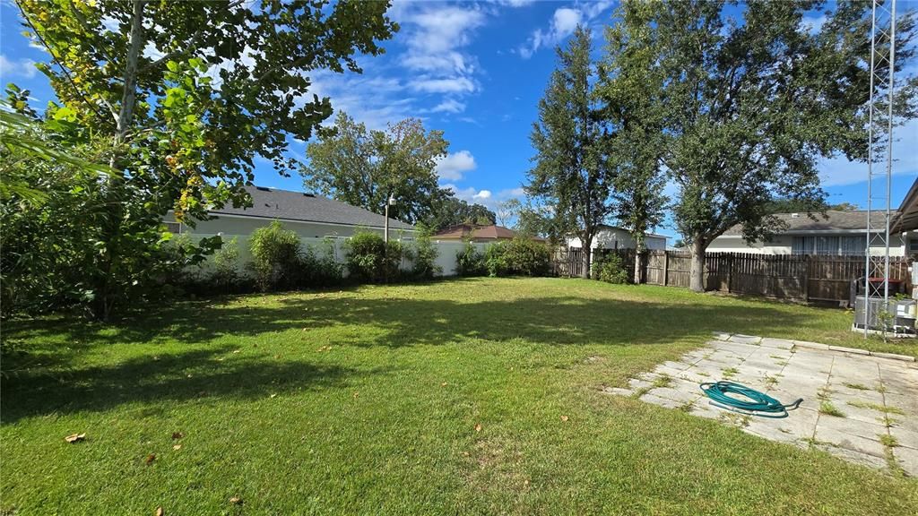 For Sale: $195,000 (2 beds, 1 baths, 943 Square Feet)