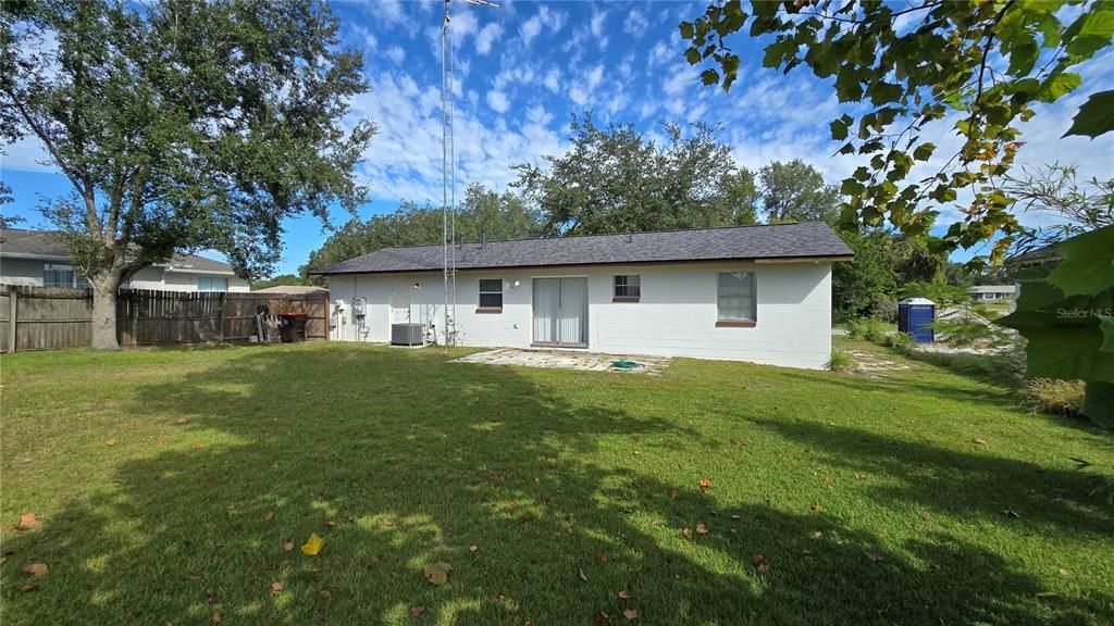 For Sale: $195,000 (2 beds, 1 baths, 943 Square Feet)