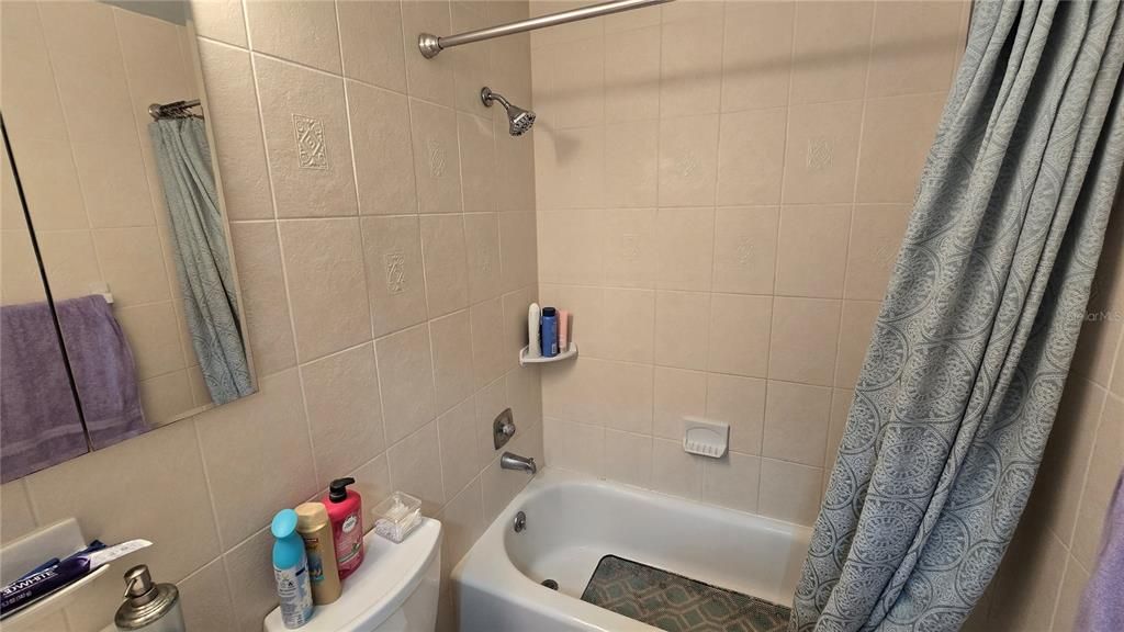 For Sale: $195,000 (2 beds, 1 baths, 943 Square Feet)