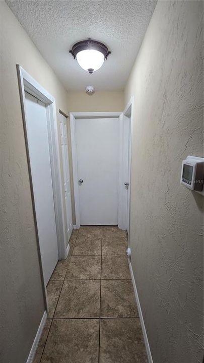 For Sale: $195,000 (2 beds, 1 baths, 943 Square Feet)