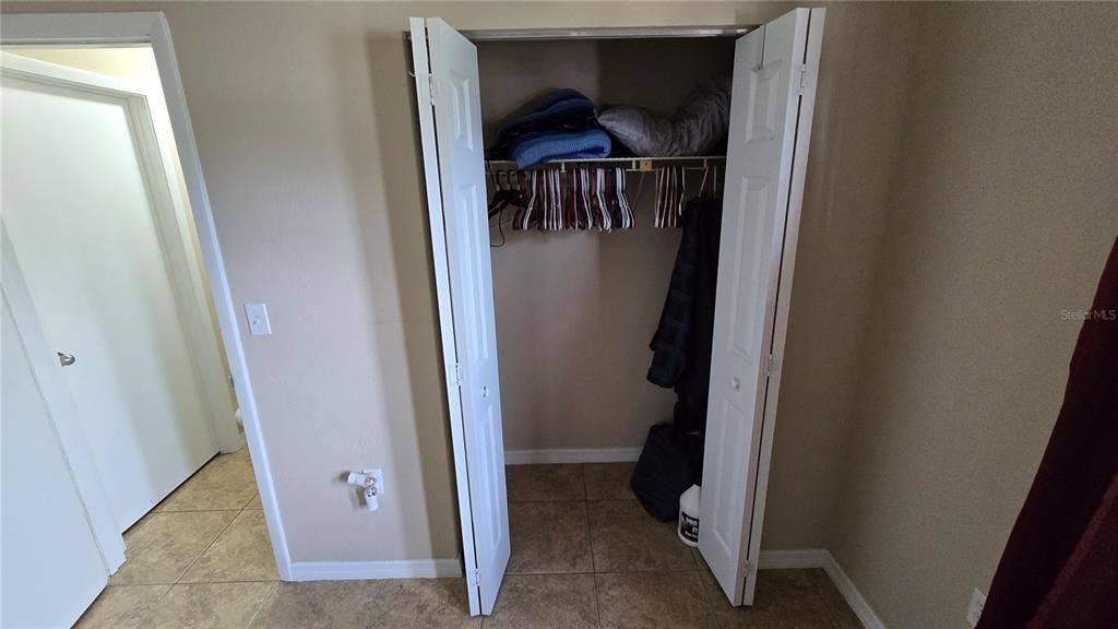 For Sale: $195,000 (2 beds, 1 baths, 943 Square Feet)