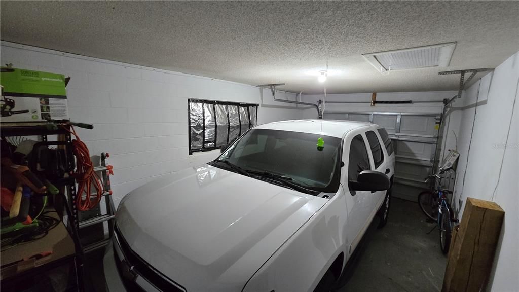 For Sale: $195,000 (2 beds, 1 baths, 943 Square Feet)