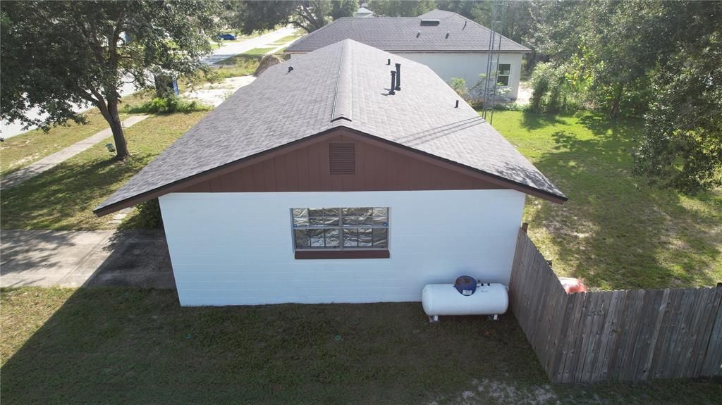 For Sale: $195,000 (2 beds, 1 baths, 943 Square Feet)