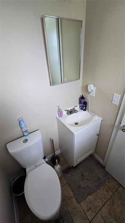 For Sale: $195,000 (2 beds, 1 baths, 943 Square Feet)