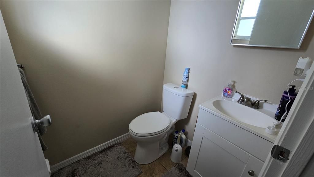 For Sale: $195,000 (2 beds, 1 baths, 943 Square Feet)