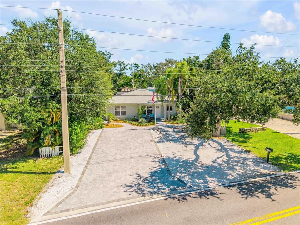 For Sale: $779,000 (3 beds, 2 baths, 1480 Square Feet)