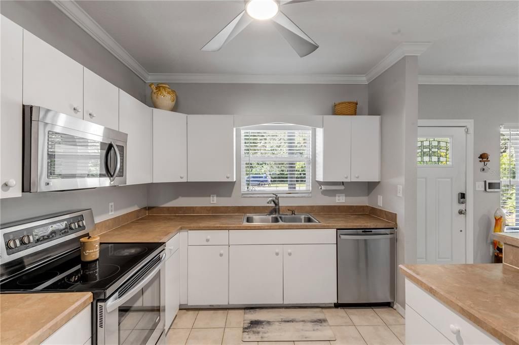 For Sale: $779,000 (3 beds, 2 baths, 1480 Square Feet)