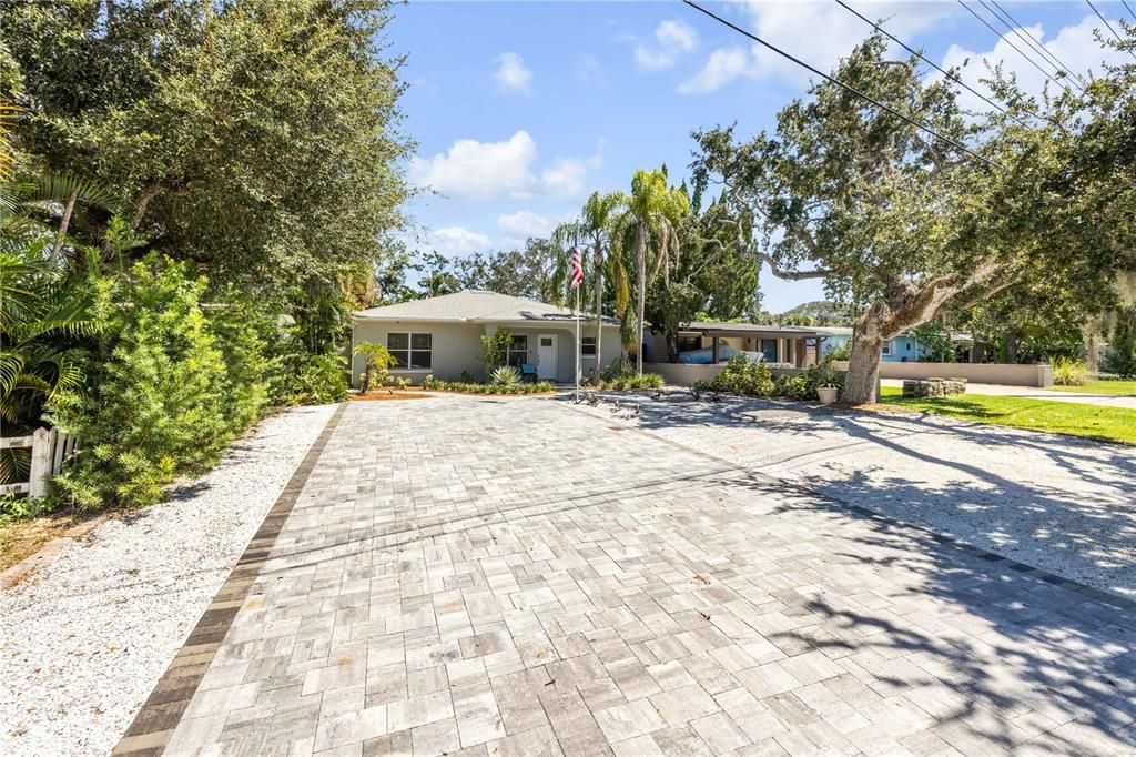 For Sale: $779,000 (3 beds, 2 baths, 1480 Square Feet)