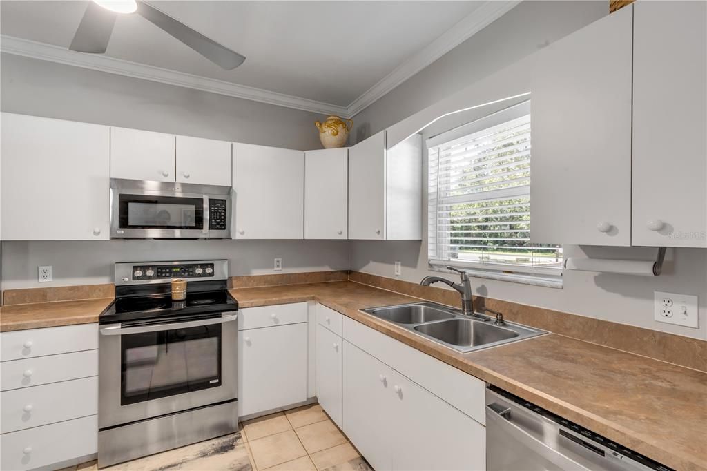 For Sale: $779,000 (3 beds, 2 baths, 1480 Square Feet)