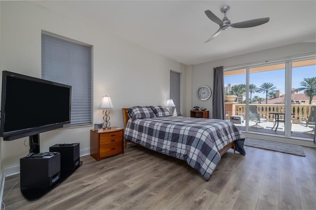 На продажу: $800,000 (3 спален, 2 ванн, 2110 Квадратных фут)