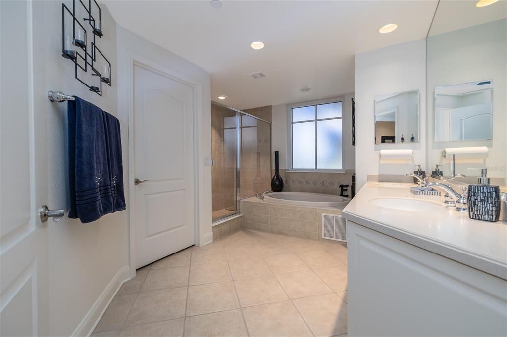 На продажу: $800,000 (3 спален, 2 ванн, 2110 Квадратных фут)