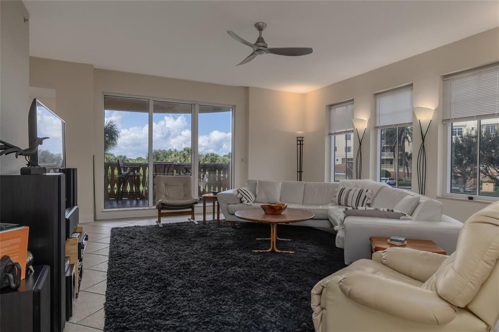 На продажу: $800,000 (3 спален, 2 ванн, 2110 Квадратных фут)