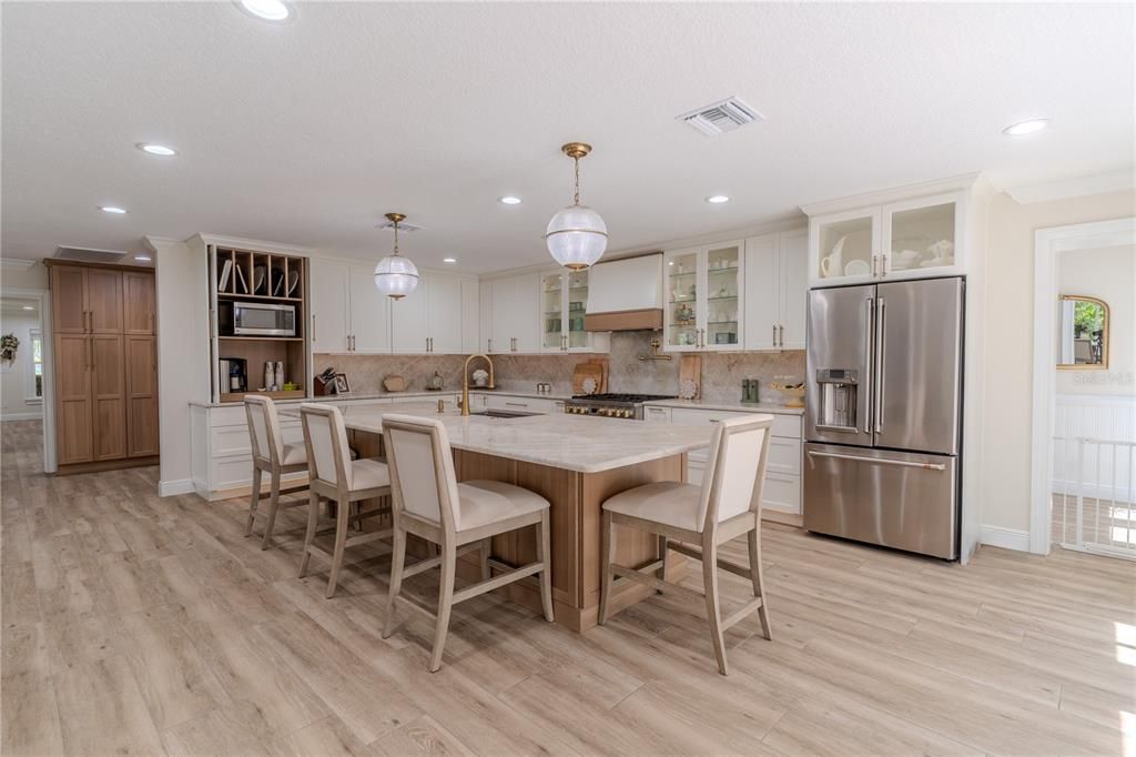 For Sale: $2,400,000 (4 beds, 4 baths, 3661 Square Feet)