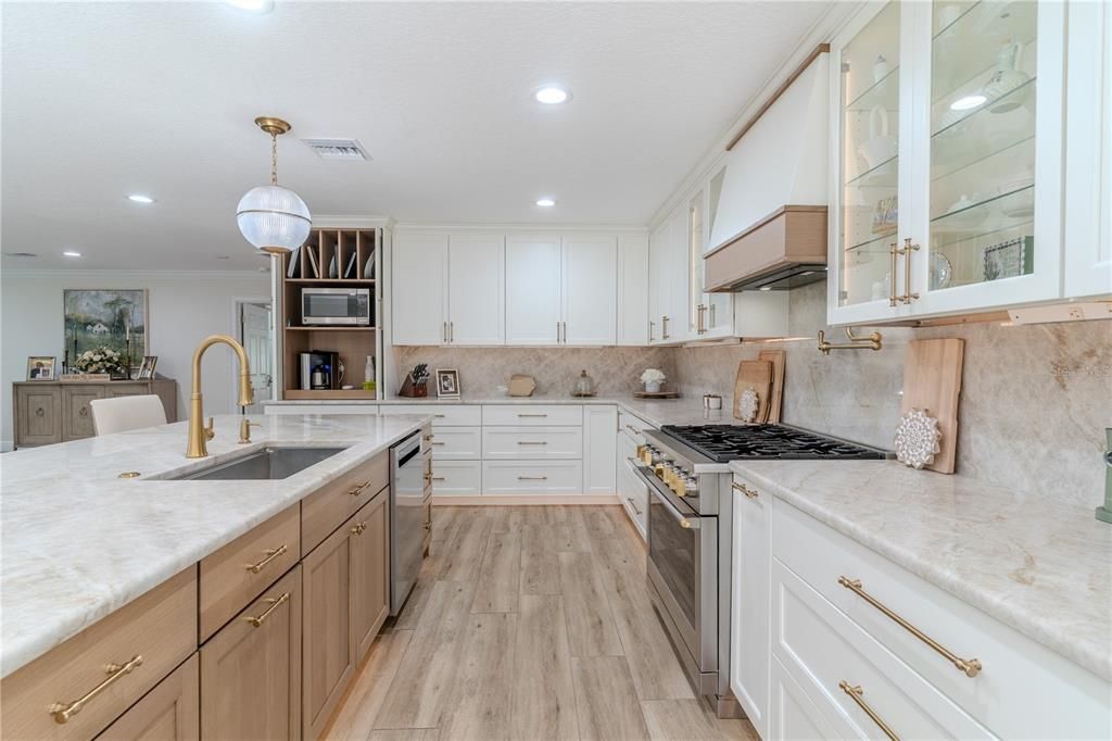 For Sale: $2,400,000 (4 beds, 4 baths, 3661 Square Feet)