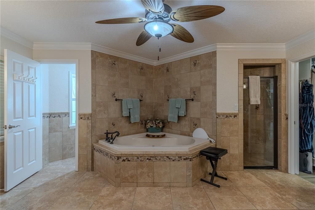 For Sale: $2,400,000 (4 beds, 4 baths, 3661 Square Feet)