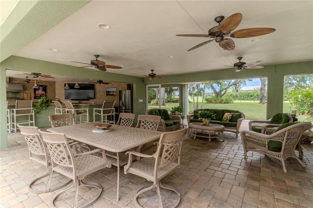 For Sale: $2,400,000 (4 beds, 4 baths, 3661 Square Feet)