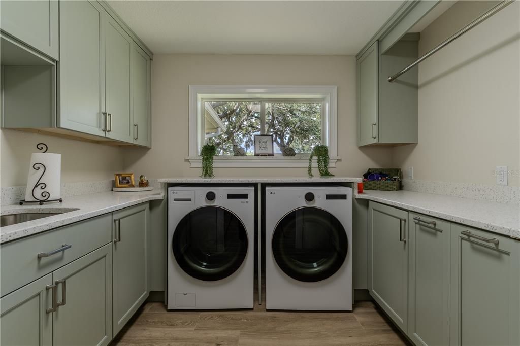 For Sale: $2,400,000 (4 beds, 4 baths, 3661 Square Feet)