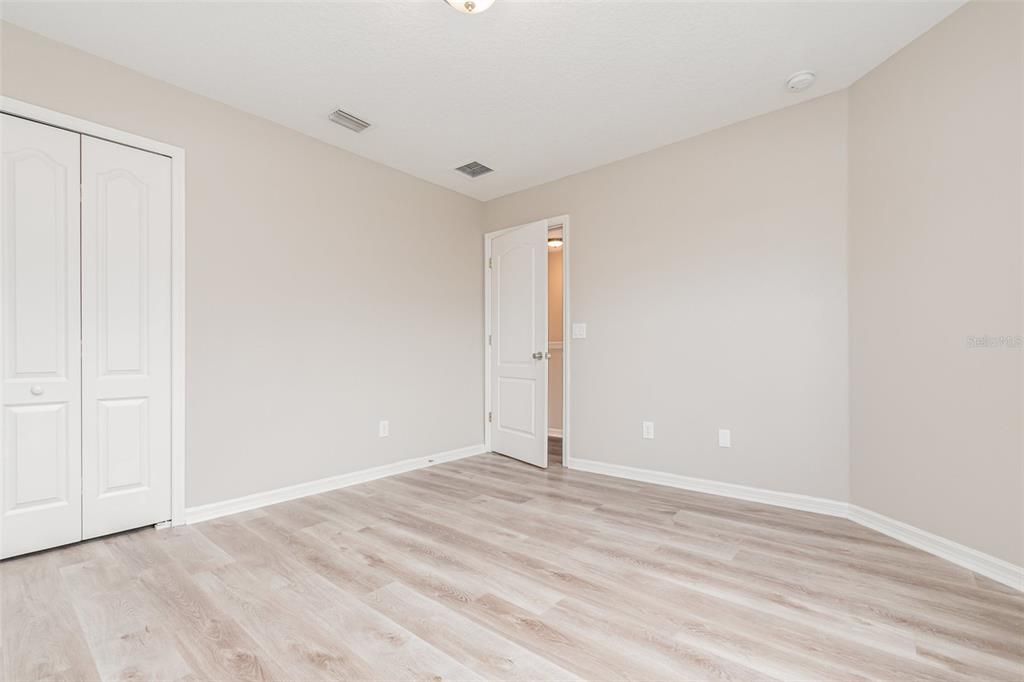 Под контрактом: $359,900 (3 спален, 2 ванн, 2656 Квадратных фут)