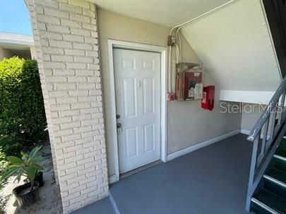 Active With Contract: $1,395 (2 beds, 1 baths, 780 Square Feet)