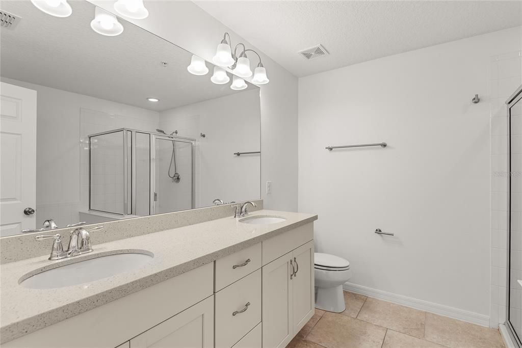 En Venta: $370,000 (3 camas, 3 baños, 1519 Pies cuadrados)