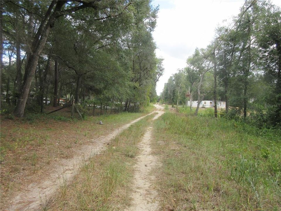 На продажу: $25,000 (0.57 acres)