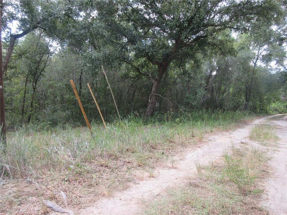 На продажу: $25,000 (0.57 acres)