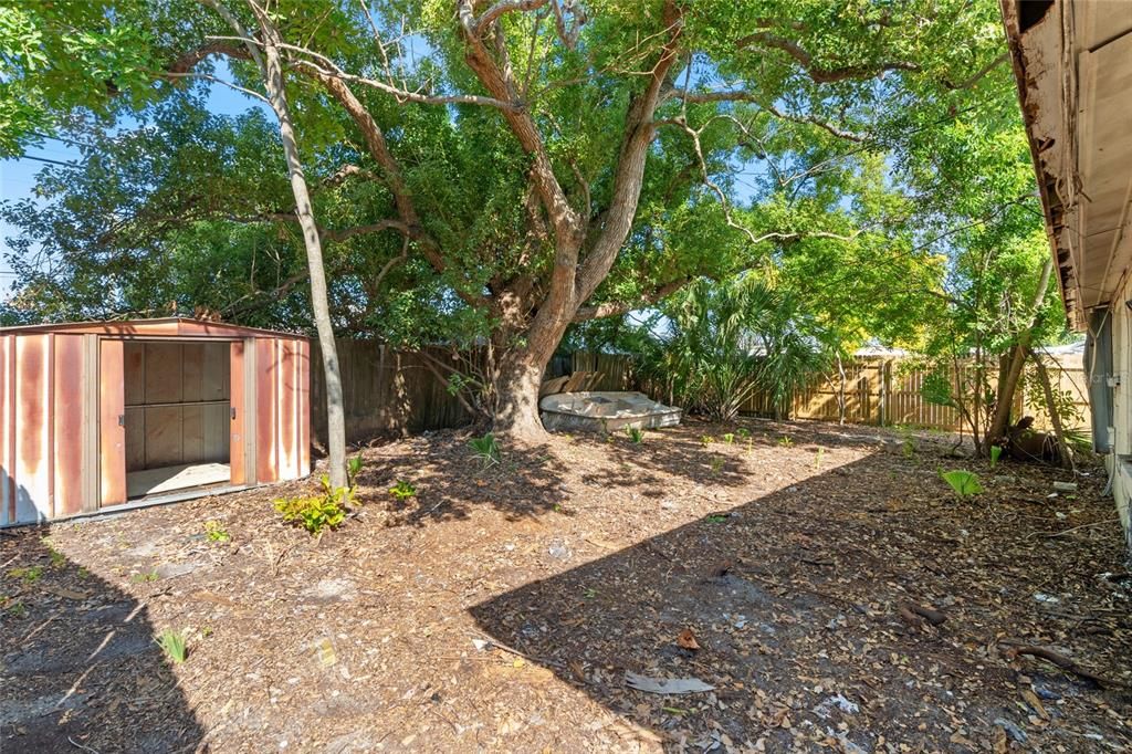 For Sale: $210,000 (2 beds, 1 baths, 644 Square Feet)