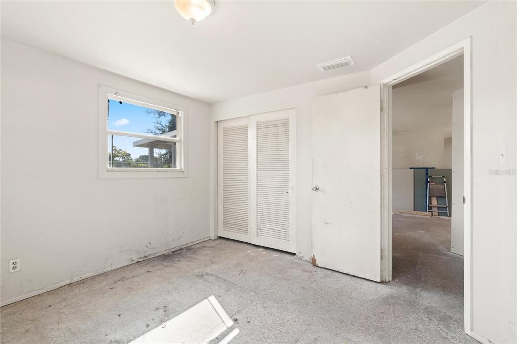 For Sale: $210,000 (2 beds, 1 baths, 644 Square Feet)