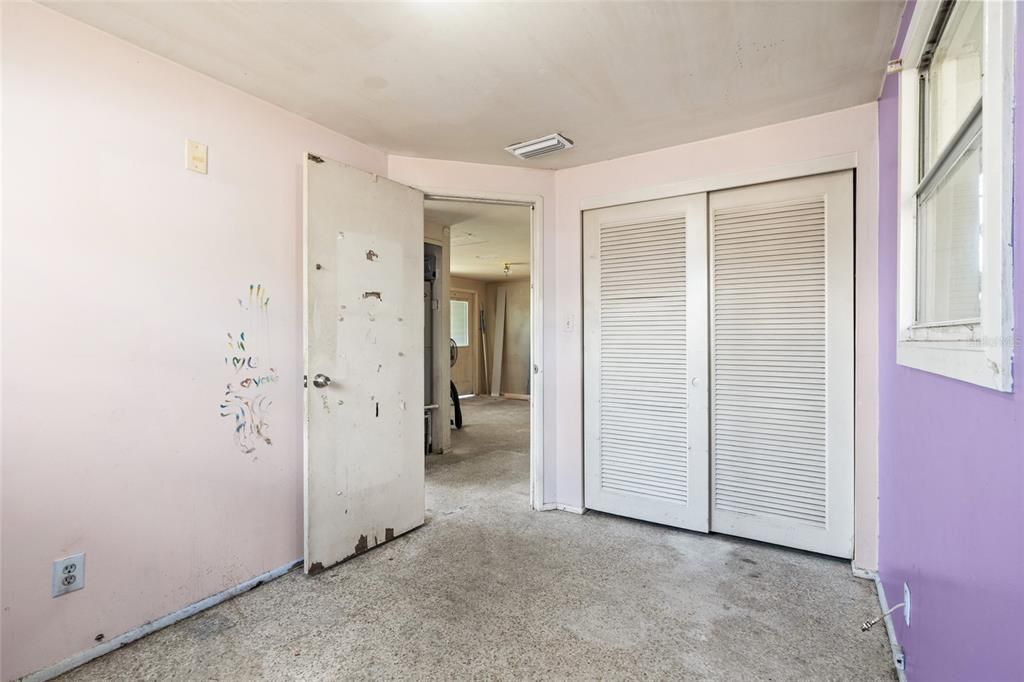 For Sale: $210,000 (2 beds, 1 baths, 644 Square Feet)