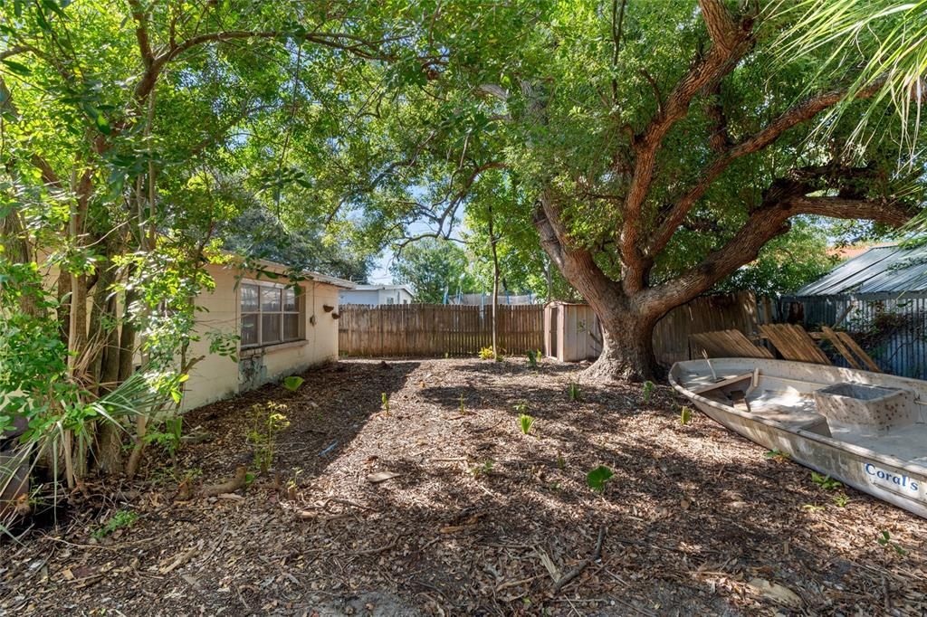 For Sale: $210,000 (2 beds, 1 baths, 644 Square Feet)