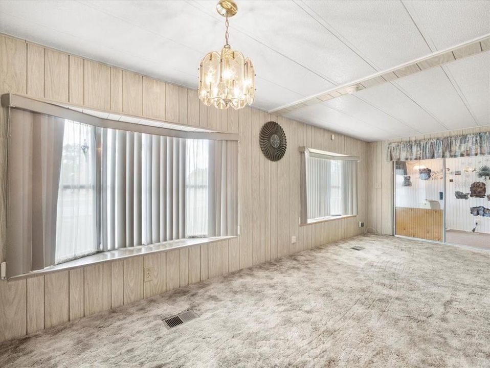 待售: $135,000 (2 贝兹, 2 浴室, 1152 平方英尺)