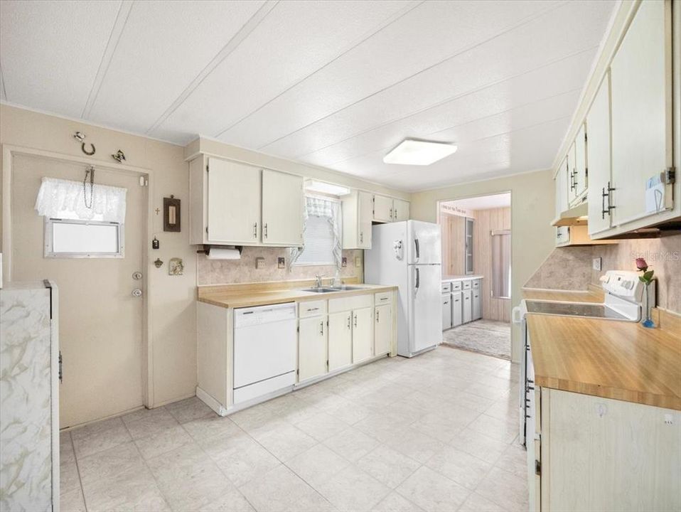 待售: $135,000 (2 贝兹, 2 浴室, 1152 平方英尺)